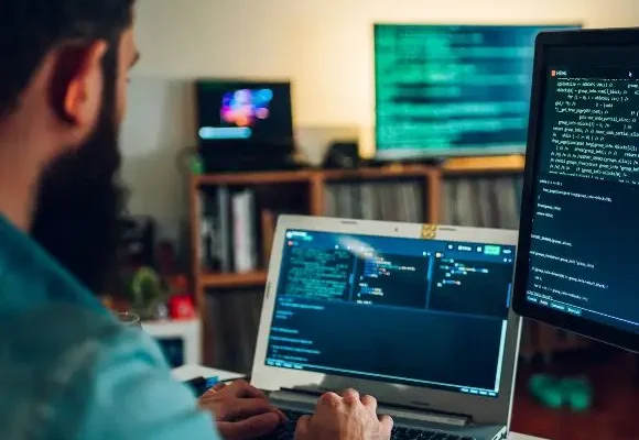 9 essential maintenance tools for any IT professional